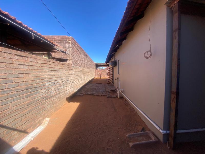 To Let 4 Bedroom Property for Rent in Kathu Northern Cape